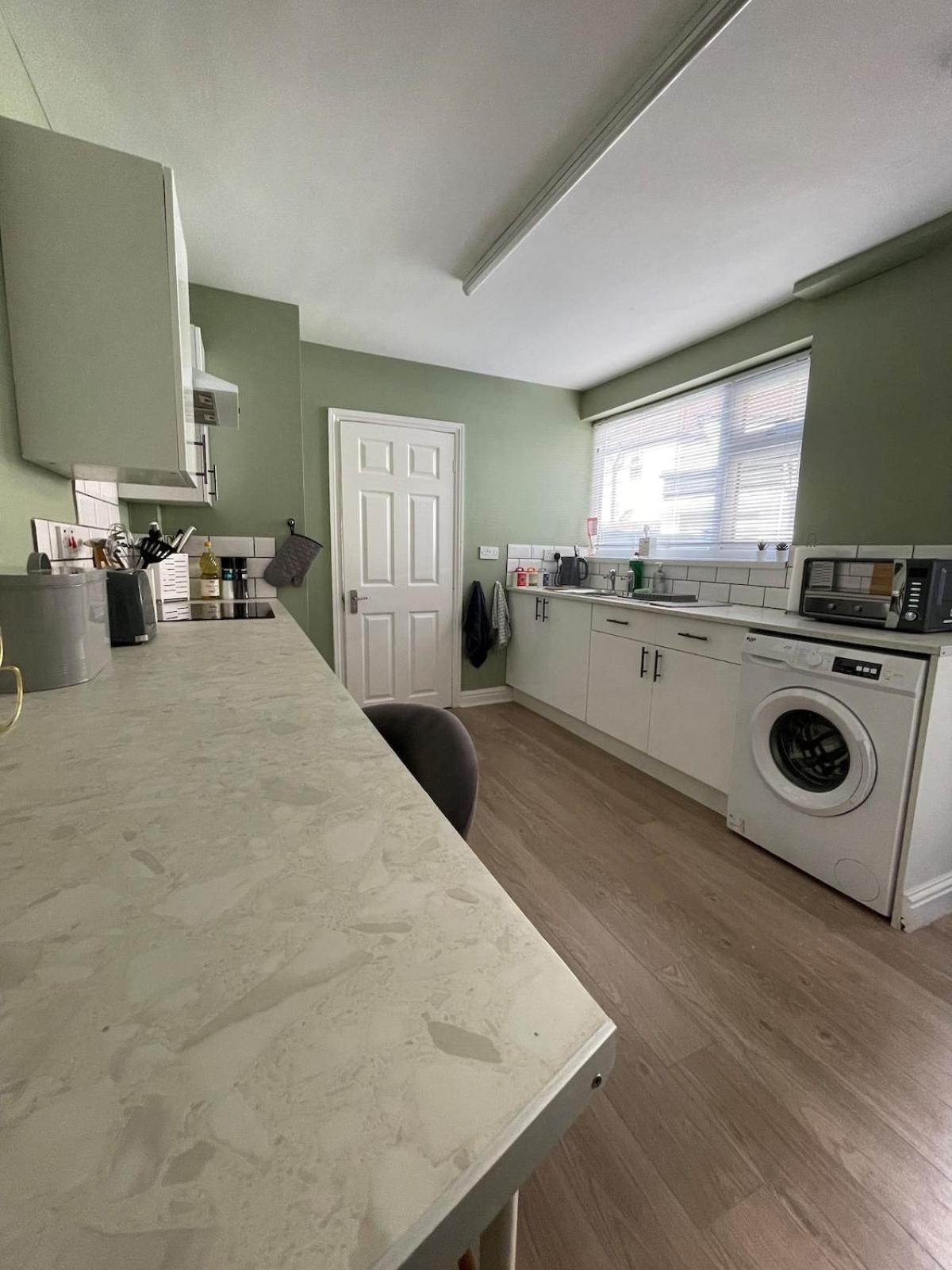 Marine View - Dog Friendly Apartment 500Ft From Beach Bridlington Exterior foto